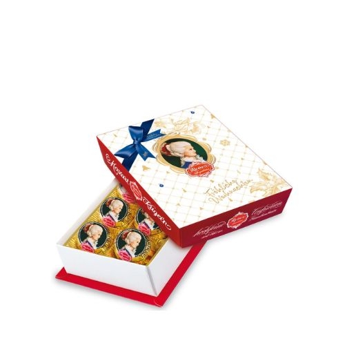 Конфеты из молочного шоколада с марципаном