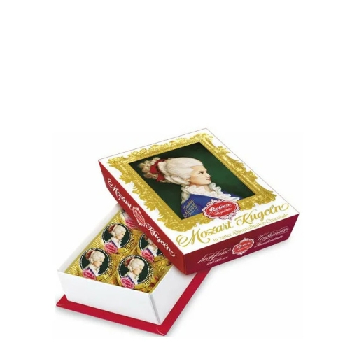 Конфеты из молочного шоколада с марципаном