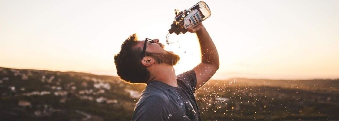 Что такое обезвоживание, почему оно опасно и что реально утоляет жажду